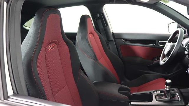 Photo of 2022 Platinum White Pearl Honda Civic Si
