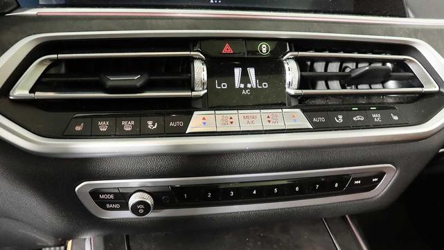 Photo of 2022 Arctic Grey Metallic BMW X7