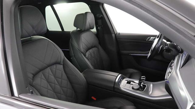 Photo of 2023 Black Sapphire Metallic BMW X5