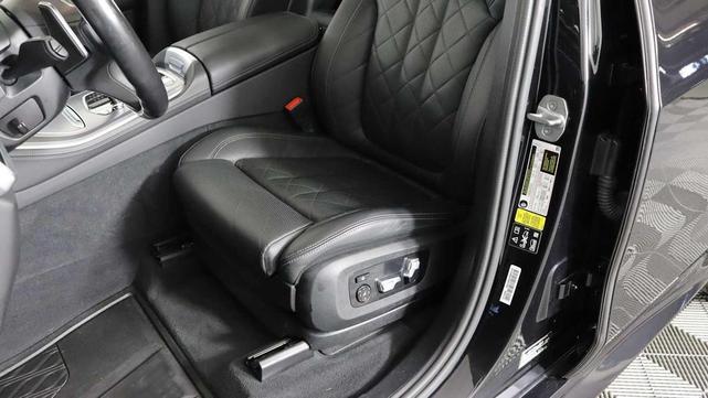 Photo of 2023 Black Sapphire Metallic BMW X5