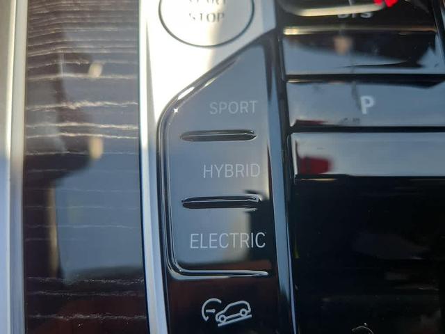 Photo of 2026 Black Sapphire Metallic BMW X5 PHEV