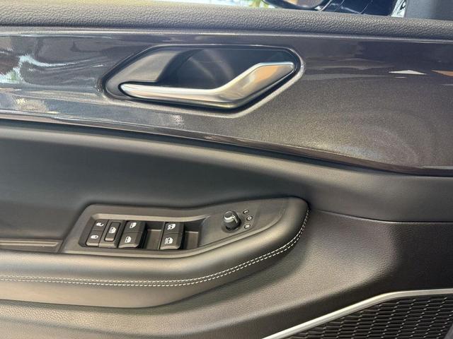 Photo of 2022 Baltic Gray Metallic Clearcoat Jeep Grand Cherokee