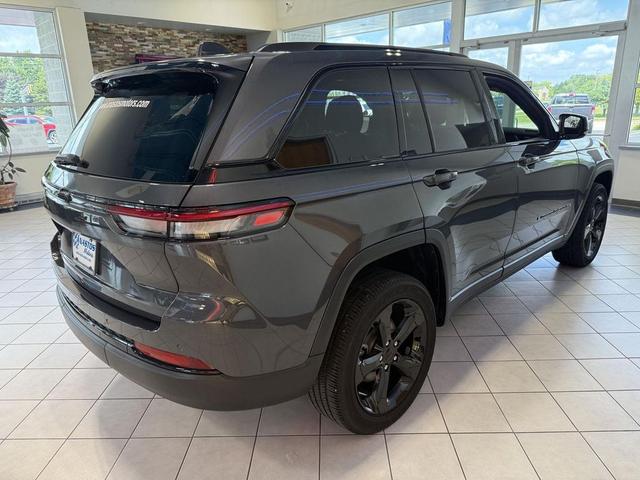 Photo of 2022 Baltic Gray Metallic Clearcoat Jeep Grand Cherokee