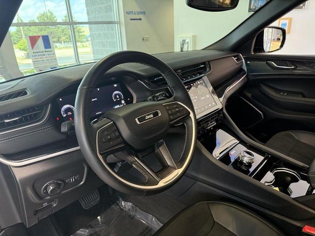 Photo of 2022 Baltic Gray Metallic Clearcoat Jeep Grand Cherokee
