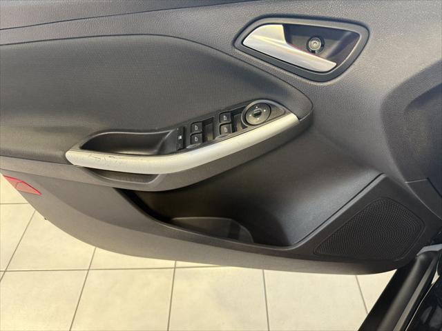Photo of 2014 BLK Ford Focus