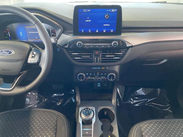 Photo of 2023 WHITE Ford Escape