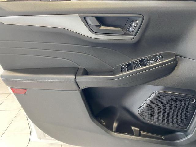 Photo of 2023 WHITE Ford Escape