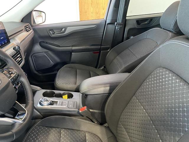 Photo of 2023 WHITE Ford Escape