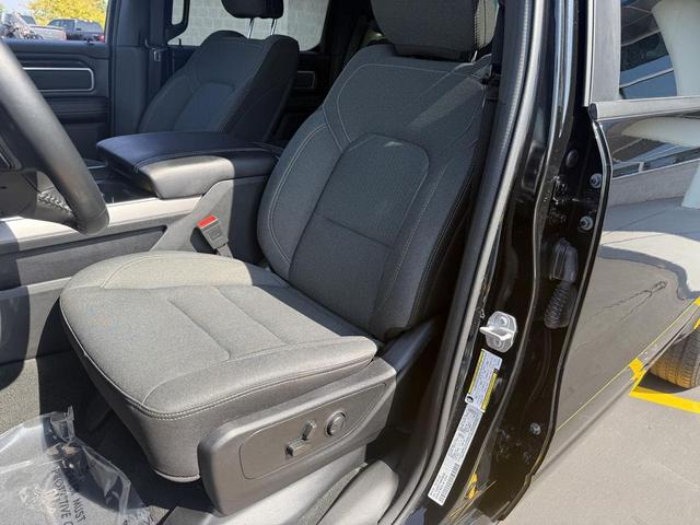 Photo of 2022 Diamond Black Crystal Pearlcoat RAM 1500