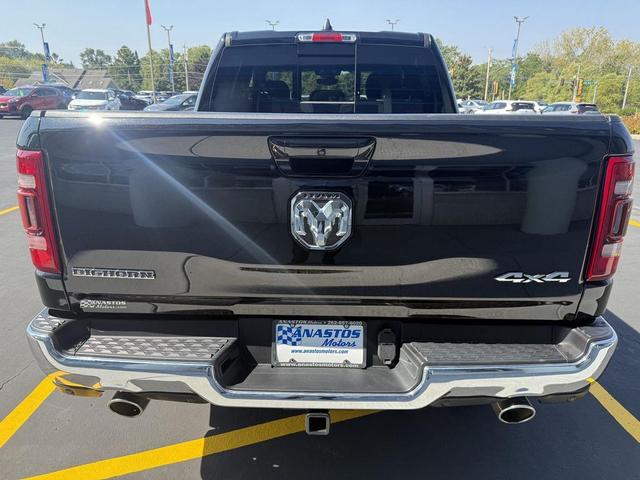 Photo of 2022 Diamond Black Crystal Pearlcoat RAM 1500