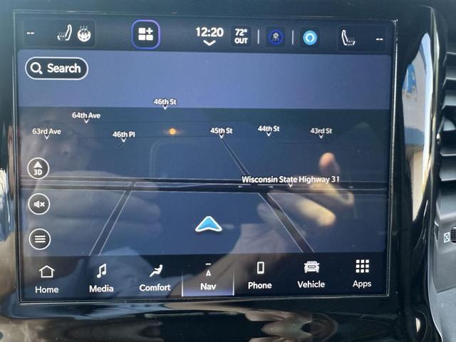 Photo of 2022 Diamond Black Crystal Pearlcoat RAM 1500