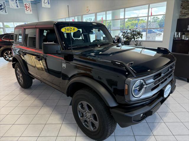Photo of 2024 Shadow Black Ford Bronco