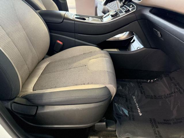 Photo of 2022 Quartz White Hyundai SANTA FE