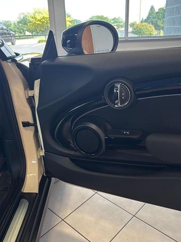 Photo of 2023 Pepper White MINI Hardtop
