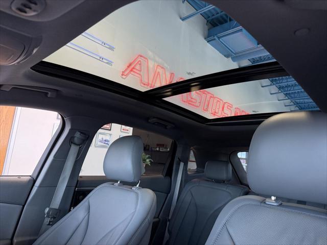 Photo of 2019 Magnetic Gray Metallic Lincoln Nautilus