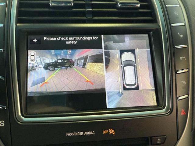 Photo of 2019 Magnetic Gray Metallic Lincoln Nautilus