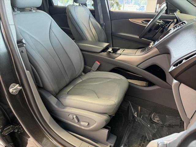 Photo of 2019 Magnetic Gray Metallic Lincoln Nautilus