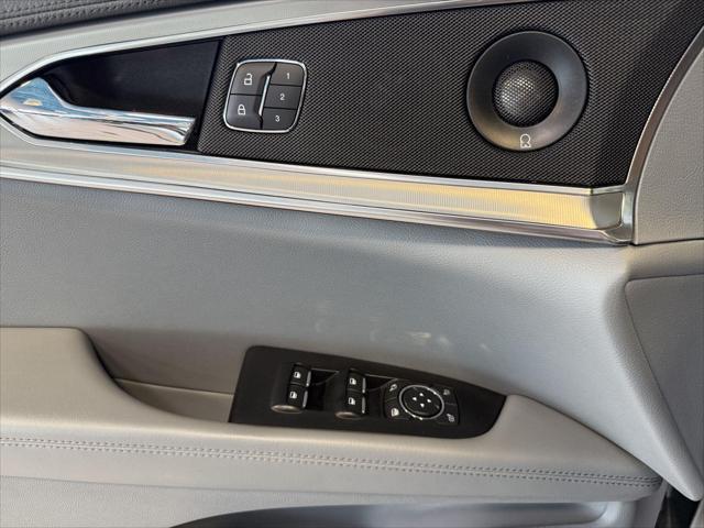 Photo of 2019 Magnetic Gray Metallic Lincoln Nautilus