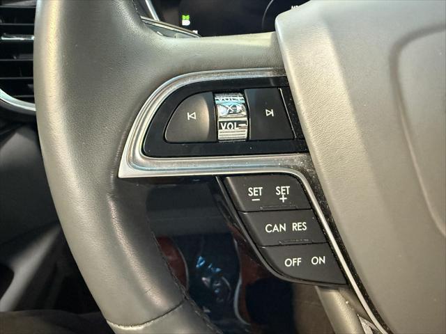 Photo of 2019 Magnetic Gray Metallic Lincoln Nautilus