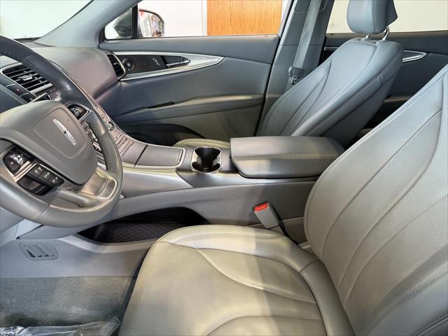 Photo of 2019 Magnetic Gray Metallic Lincoln Nautilus