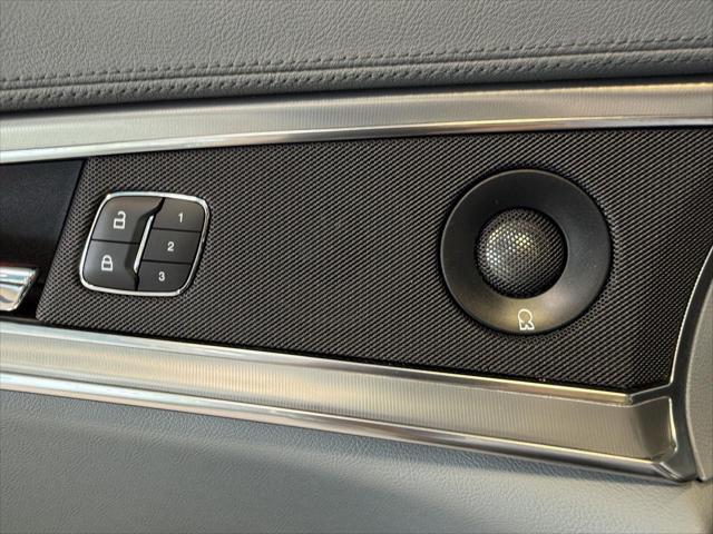 Photo of 2019 Magnetic Gray Metallic Lincoln Nautilus