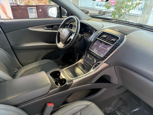 Photo of 2019 Magnetic Gray Metallic Lincoln Nautilus