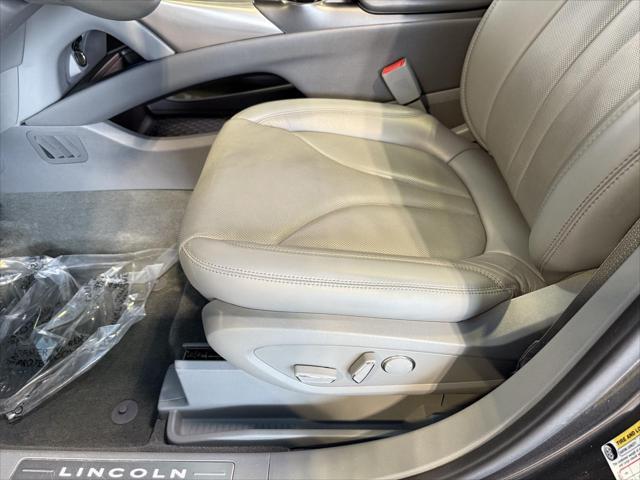 Photo of 2019 Magnetic Gray Metallic Lincoln Nautilus