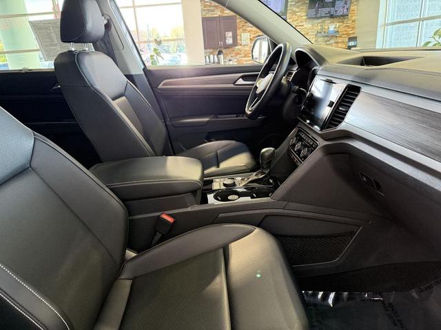 Photo of 2021 Platinum Gray Metallic Volkswagen Atlas