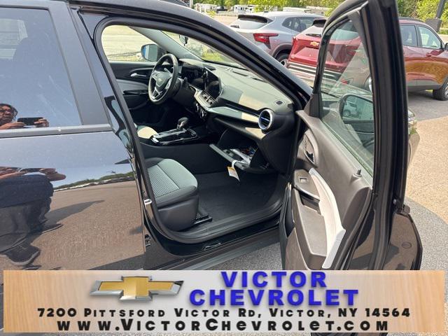 Photo of 2025 Mosaic Black Metallic Chevrolet Trax