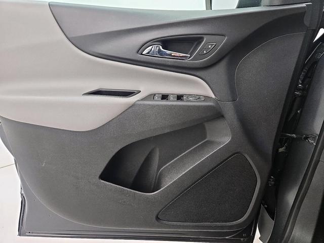 Photo of 2018 Gray Chevrolet Equinox