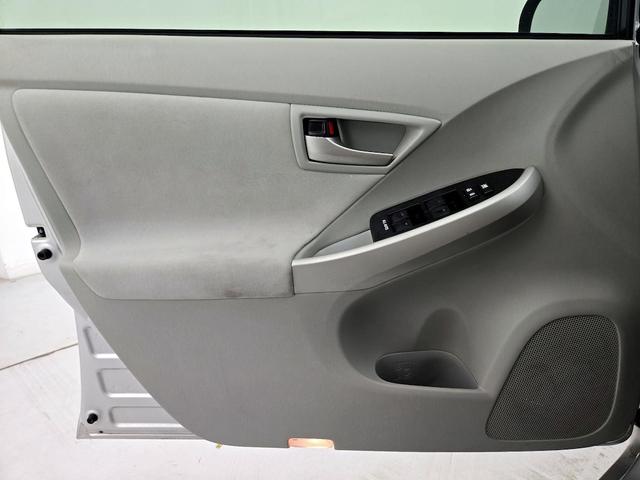 Photo of 2014 Silver Toyota Prius