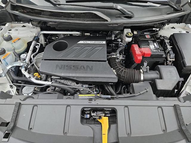 Photo of 2022 White Nissan Rogue