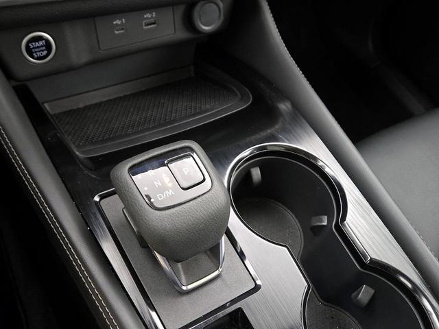 Photo of 2022 White Nissan Rogue