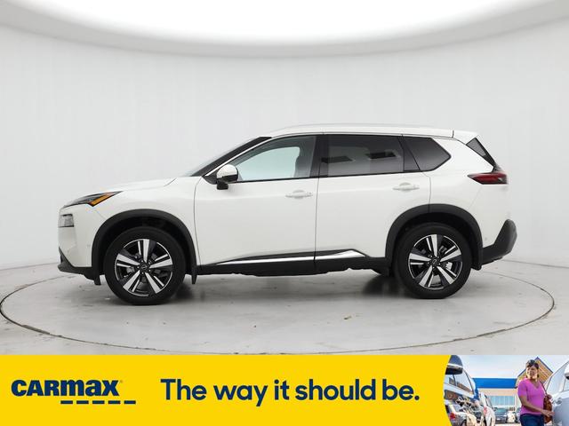 Photo of 2022 White Nissan Rogue