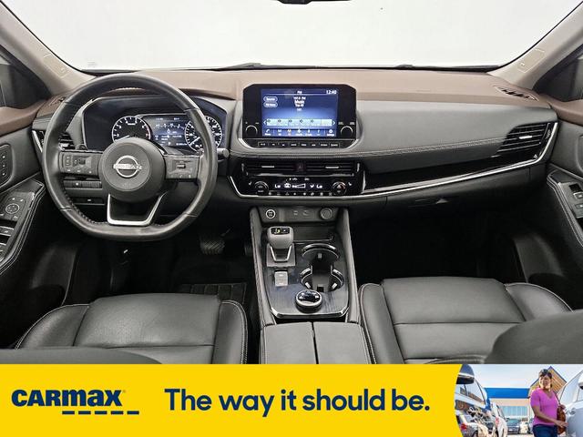 Photo of 2022 White Nissan Rogue