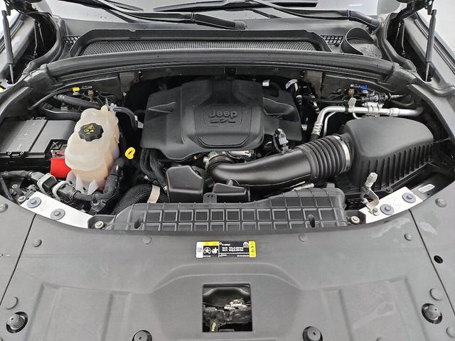 Photo of 2022 Black Jeep Grand Cherokee L