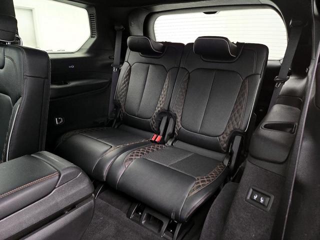 Photo of 2022 Black Jeep Grand Cherokee L