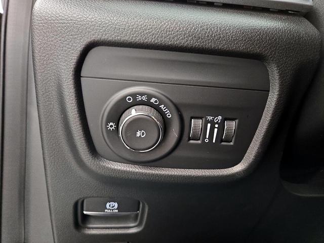 Photo of 2022 Black Jeep Grand Cherokee L