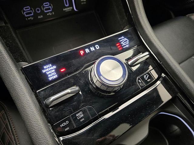 Photo of 2022 Black Jeep Grand Cherokee L