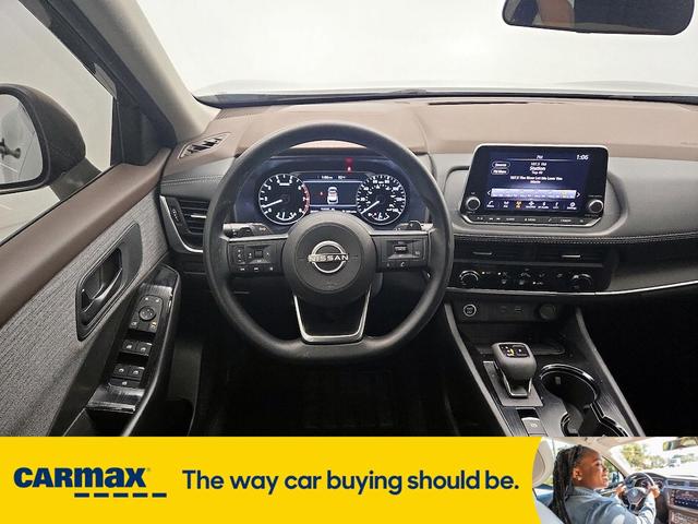 Photo of 2023 Gray Nissan Rogue