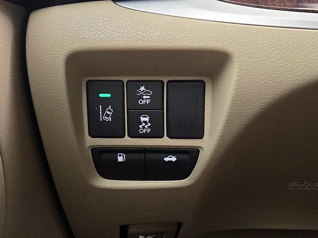 Photo of 2020 White Acura TLX