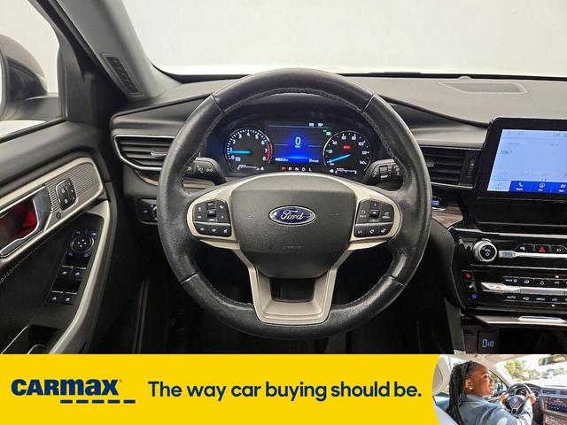 Photo of 2022 Pearl Ford Explorer