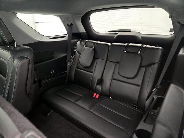 Photo of 2022 Pearl Ford Explorer