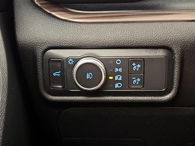 Photo of 2022 Pearl Ford Explorer