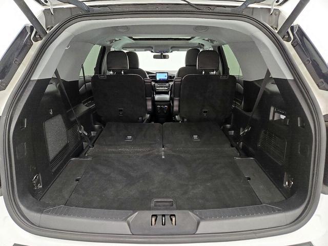 Photo of 2022 Pearl Ford Explorer