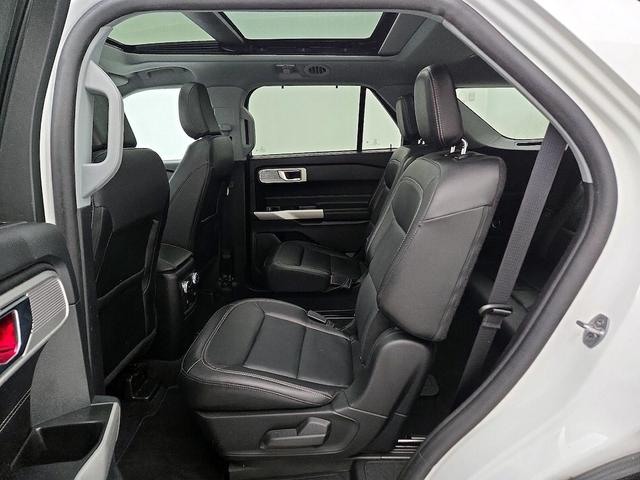 Photo of 2022 Pearl Ford Explorer