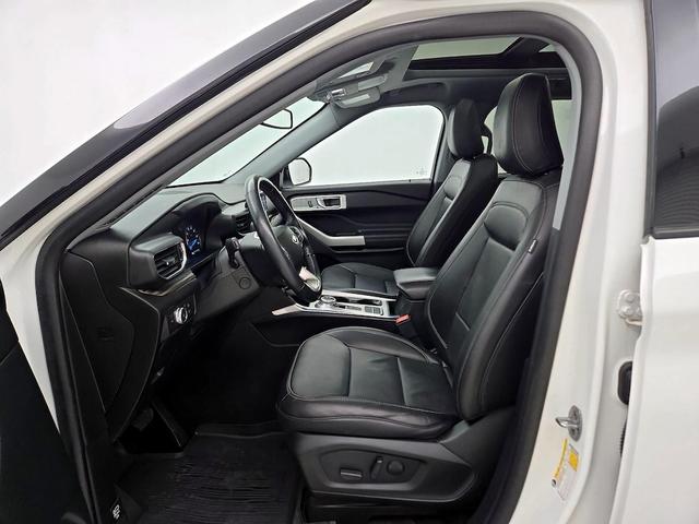 Photo of 2022 Pearl Ford Explorer