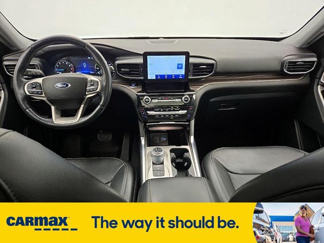 Photo of 2022 Pearl Ford Explorer