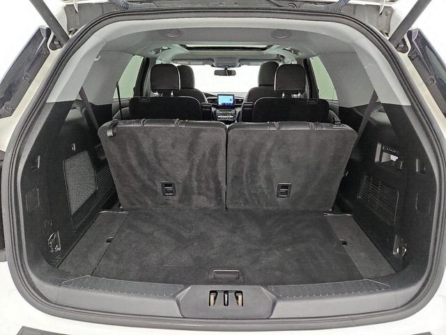 Photo of 2022 Pearl Ford Explorer