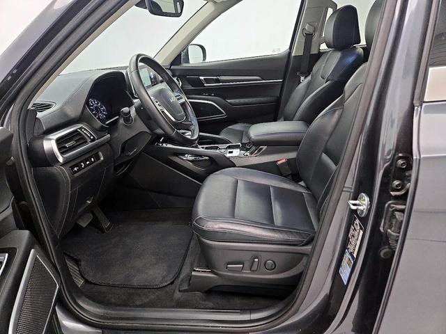 Photo of 2022 Gray Kia Telluride